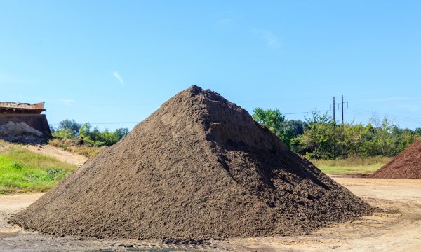Black Dirt Delivery in Los Gatos